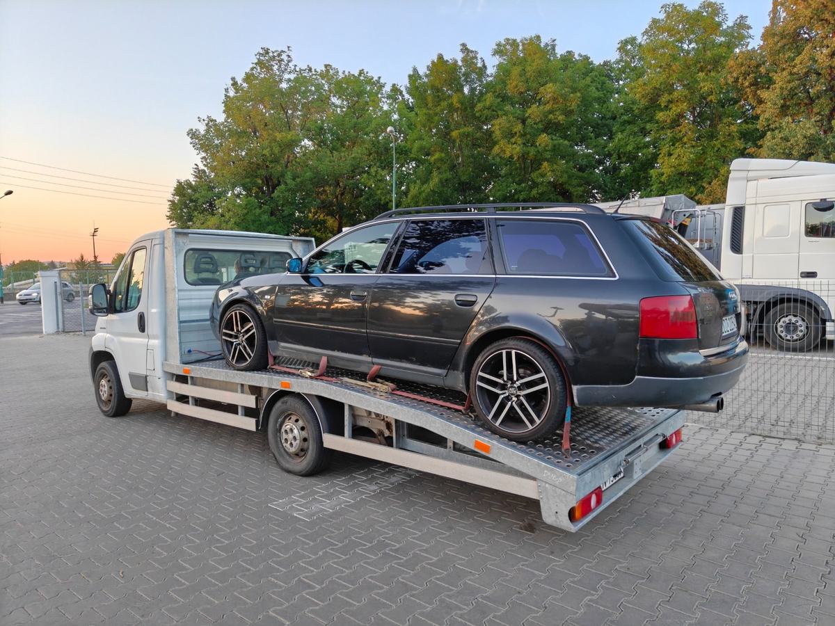 Transport samochodu autolawetą MR Auto